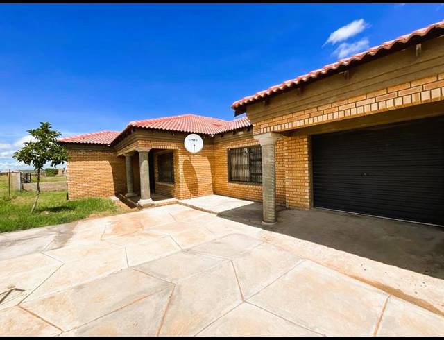 3 BEDROOM HOUSE FOR SALE IN MANKWENG